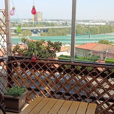 Appartement La Mansarda Di Pero Con Terrazza Extérieur photo