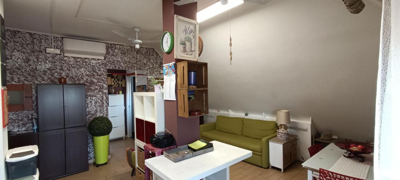 Appartement La Mansarda Di Pero Con Terrazza Extérieur photo